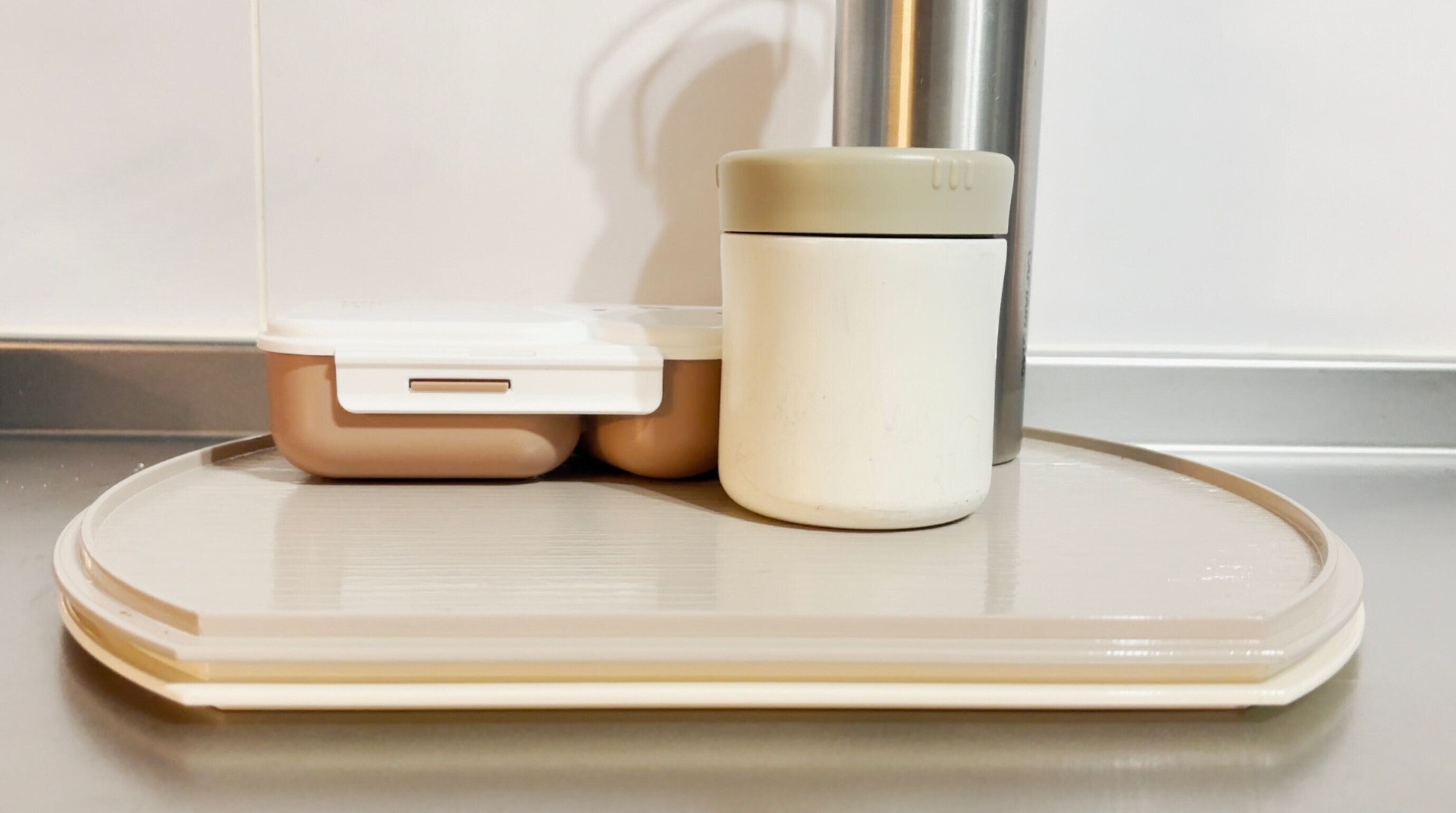 お弁当箱や水筒をセット