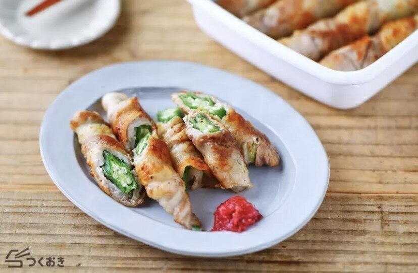 オクラの豚巻き 梅肉添え