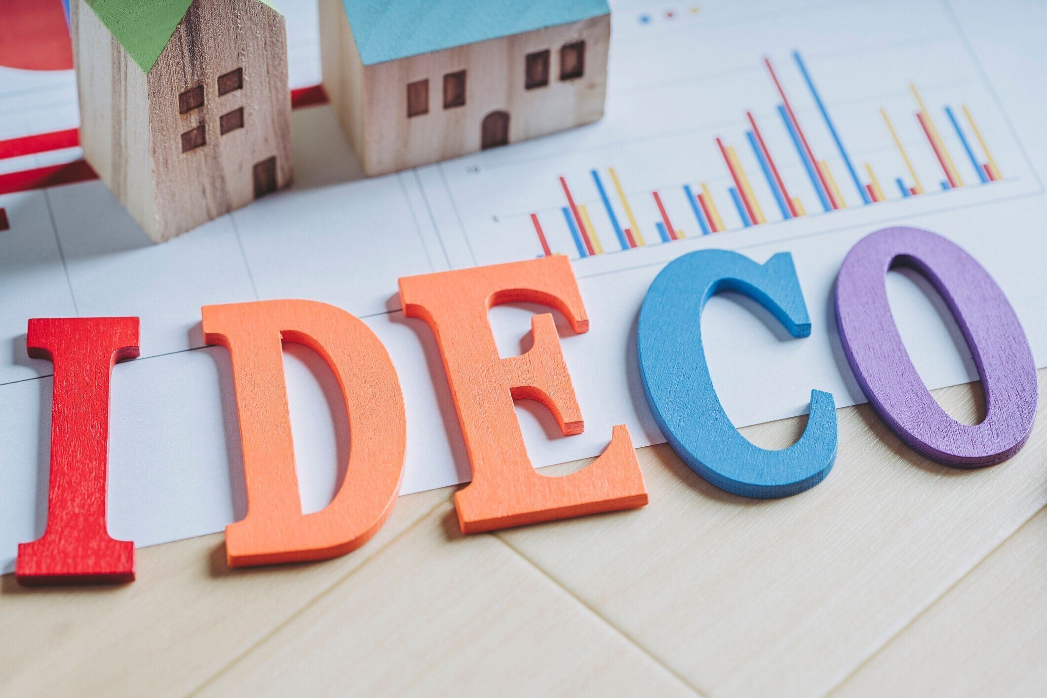 民間年金イデコと背景