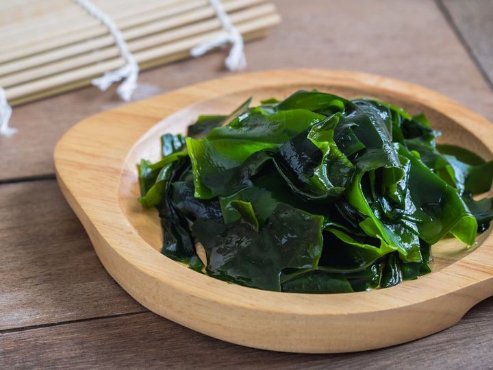 管理栄養士監修 わかめ の主な栄養素とカロリーまとめ おすすめな調理方法は サンキュ 管理栄養士監修 わかめ の主な栄養素とカロリーまとめ おすすめな調理方法は サンキュ