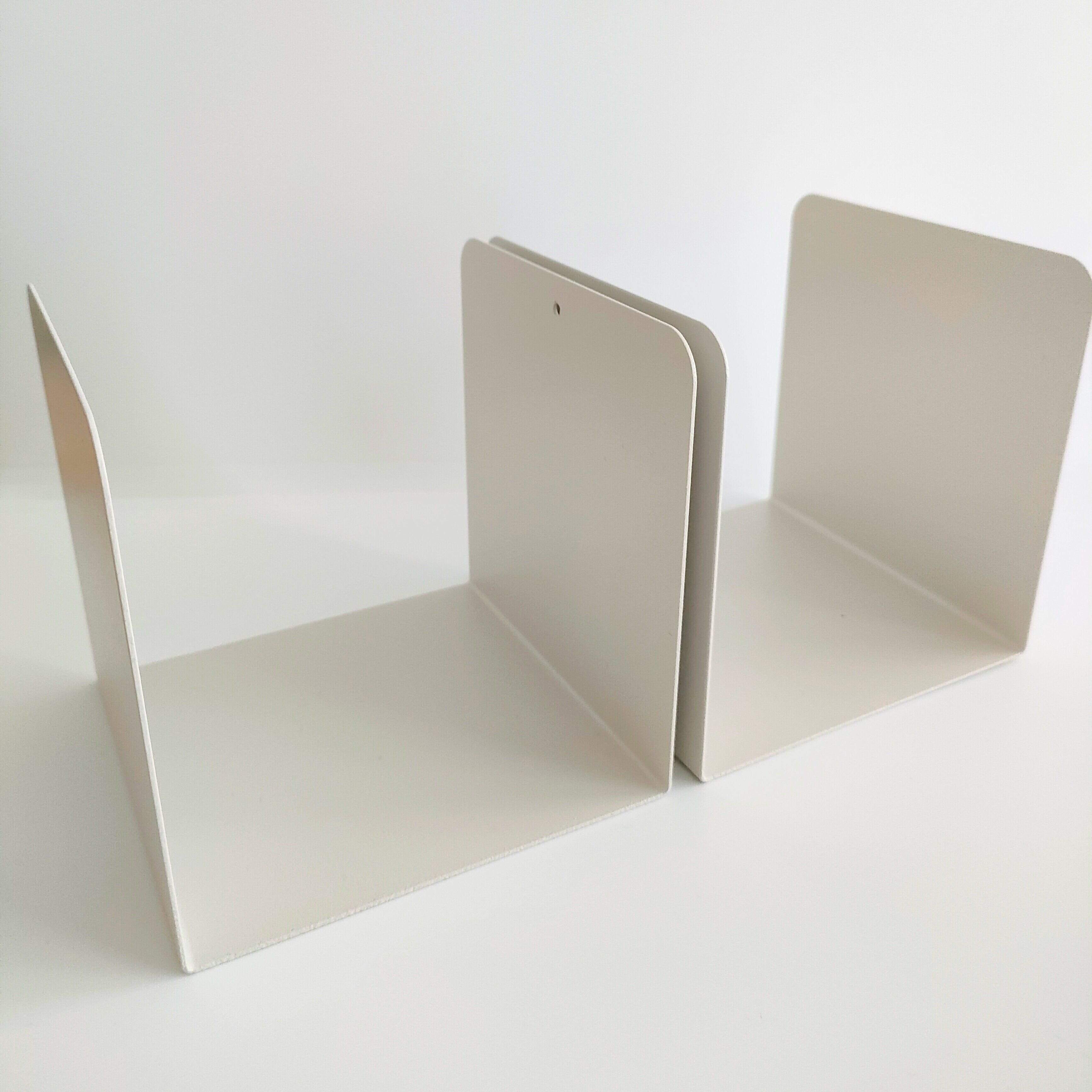 100円ショップセリア ブックスタンドU型