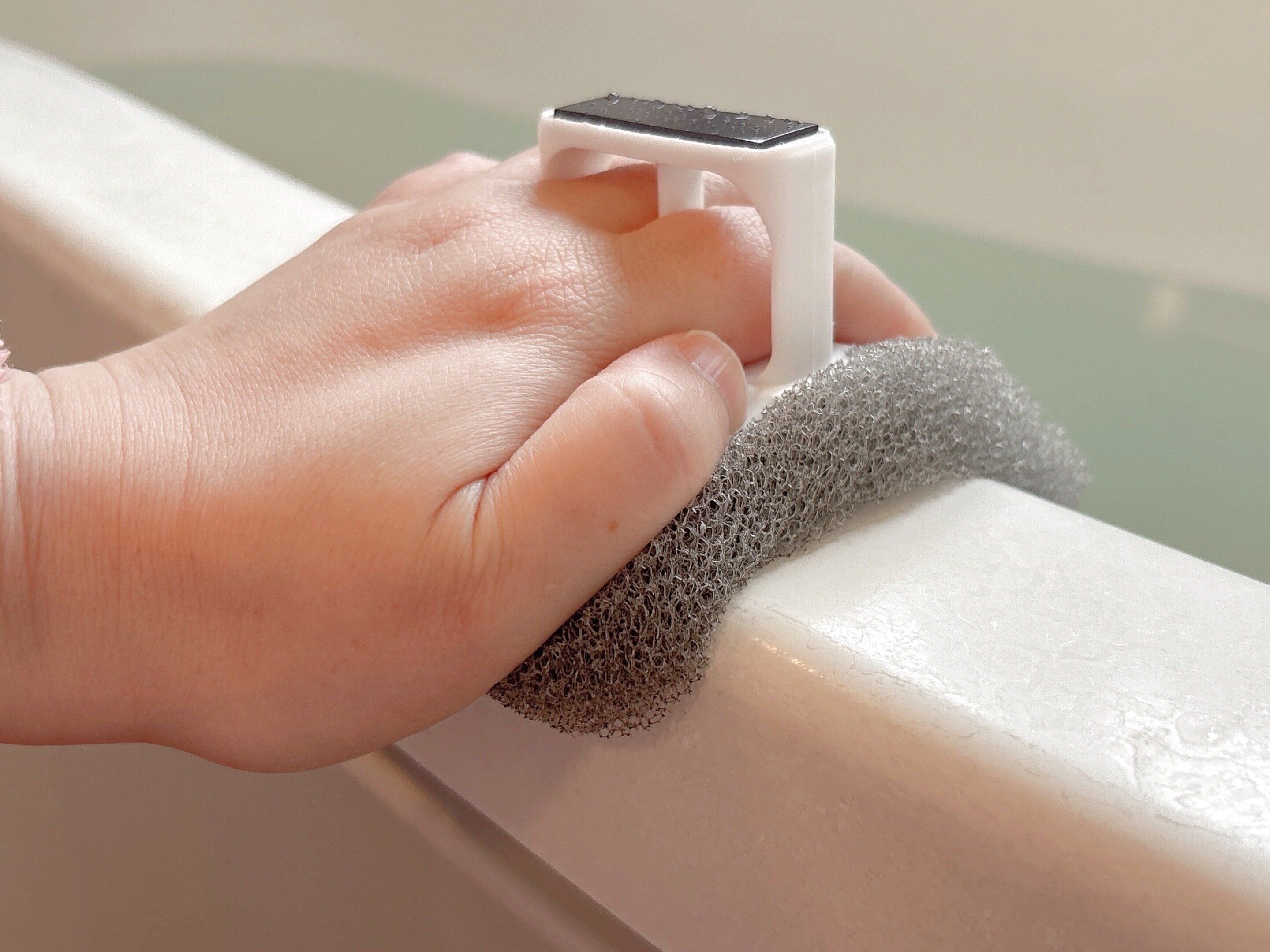 ダイソー磁石で引っ付くお風呂スポンジ