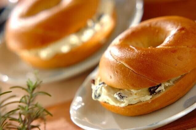 クリームチーズのベーグル