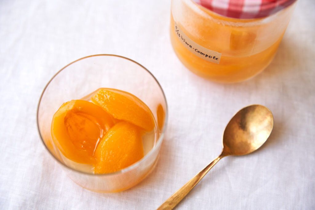 びわのコンポート