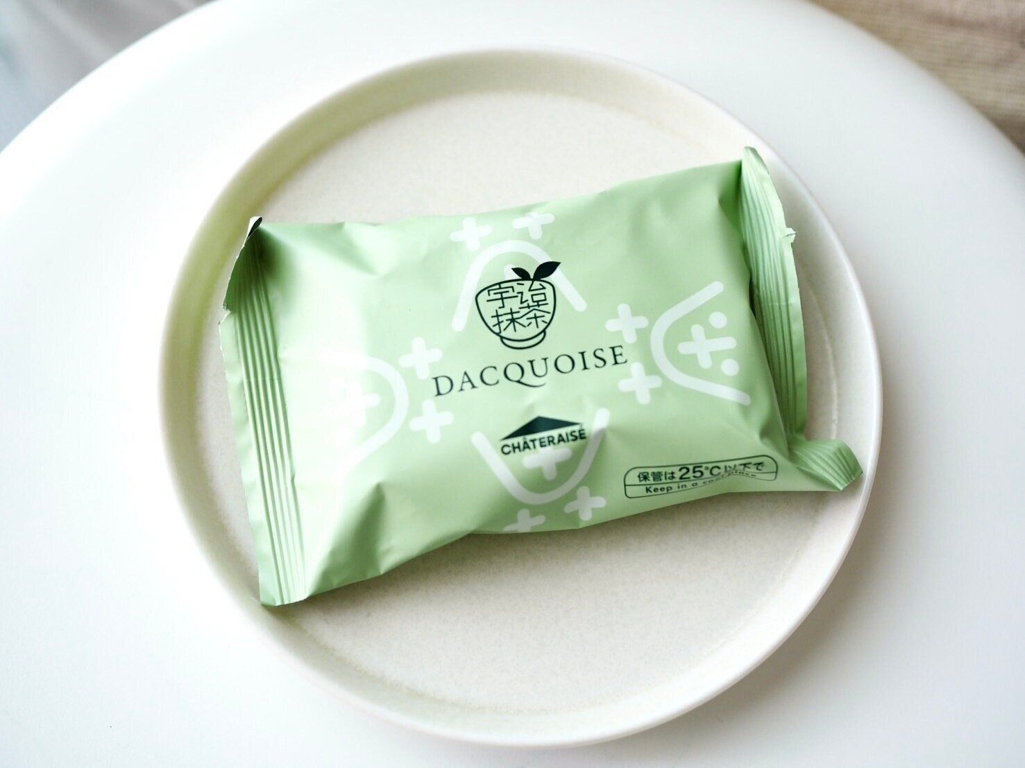 シャトレーゼ「ダックワーズ 宇治抹茶」商品写真