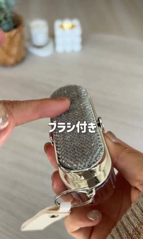 コロンとした可愛いサイズ感！「取り替え式2wayほこり取り」