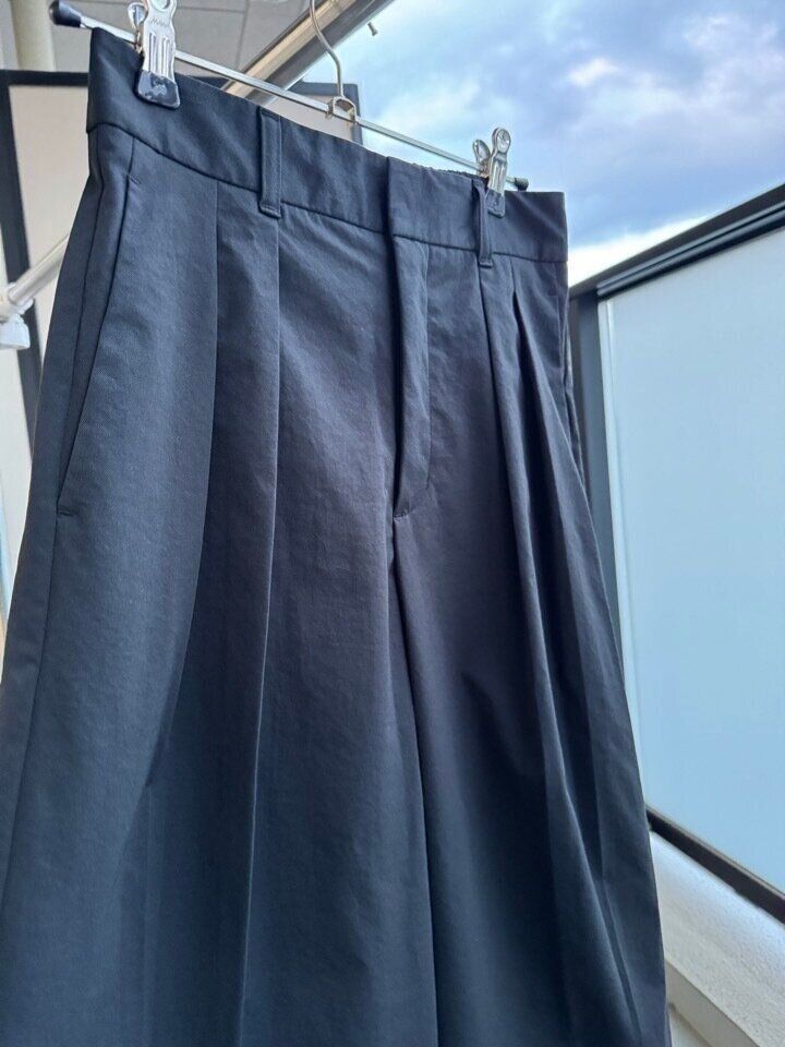 GU ベルテッドワイドパンツ