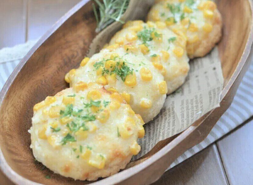 材料4つ！焼くまで5分【さっくりマヨコーンパン】