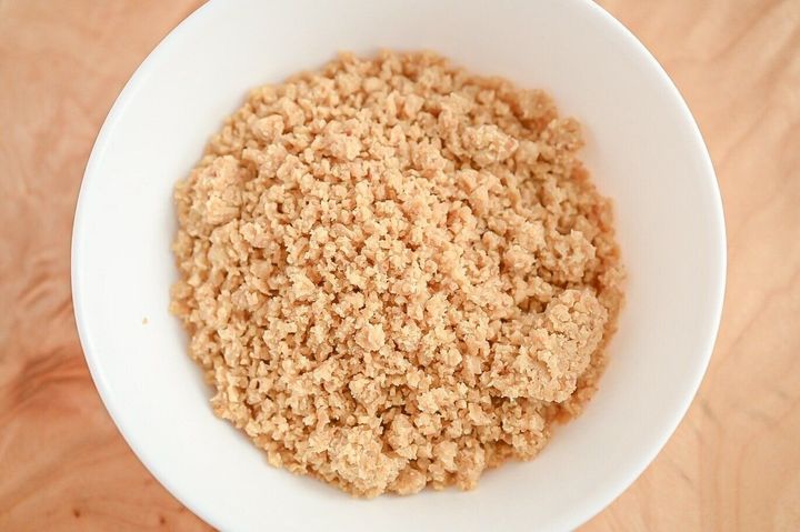 皿に出したシュクメルリの素