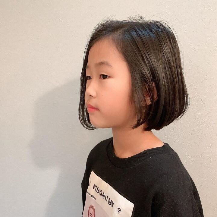 小学生女子も納得のキュートなヘアスタイル。シンプルボブは大人顔負けなヘアスタイル!