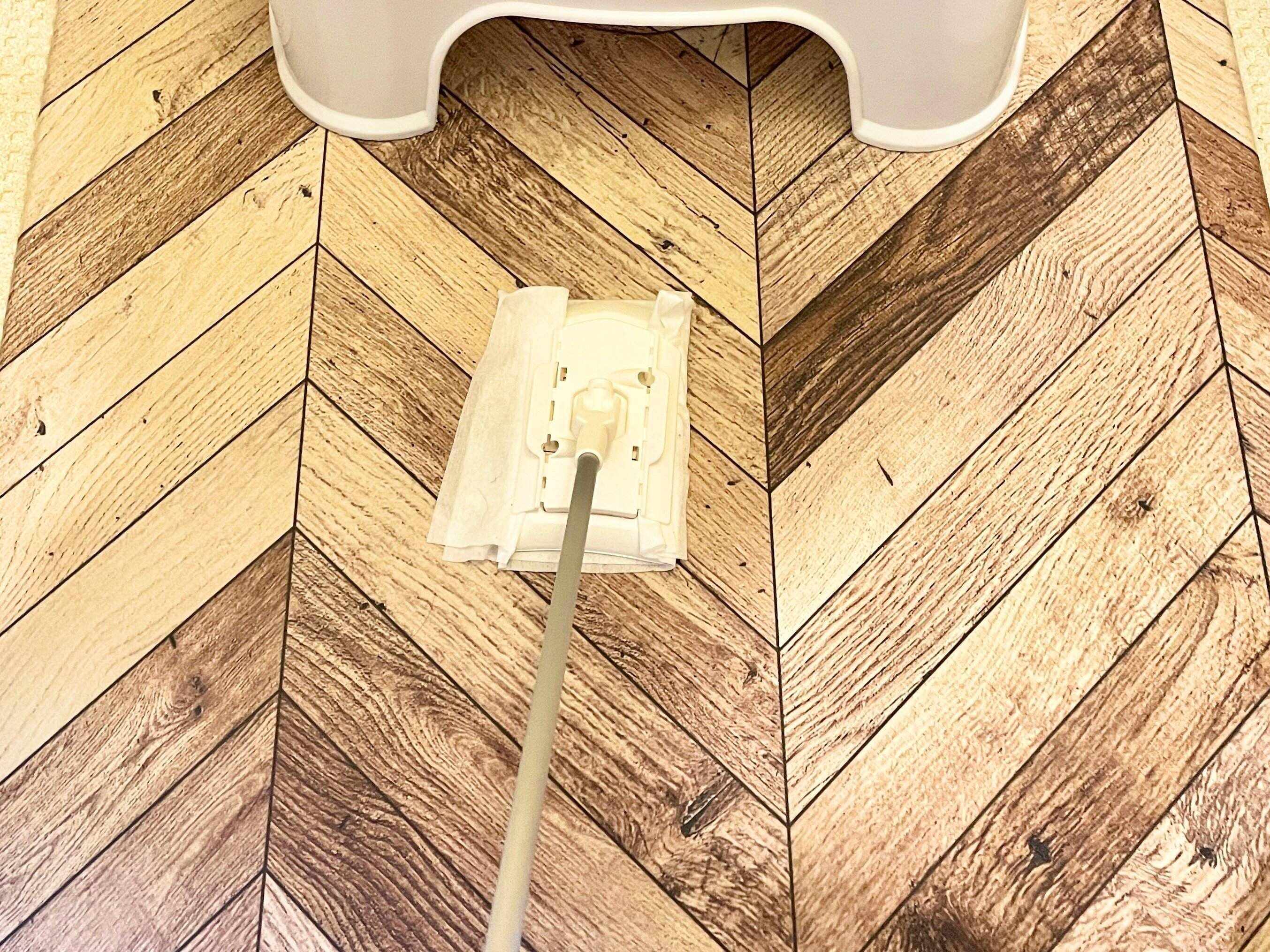 トイレ用お掃除ワイパーでトイレの床そうじ