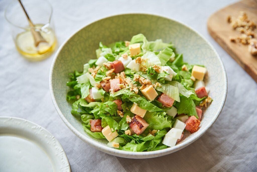 かぶとベーコンのチョップドサラダ