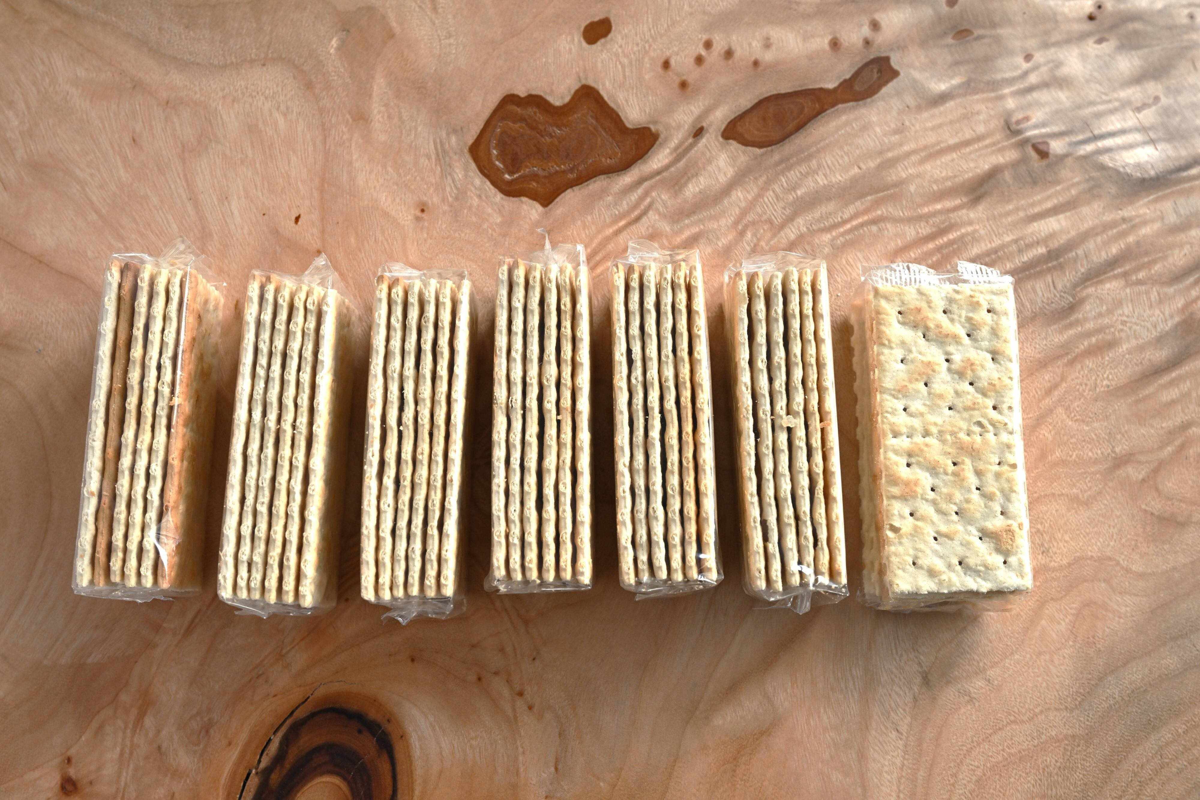 クラッカーの中身