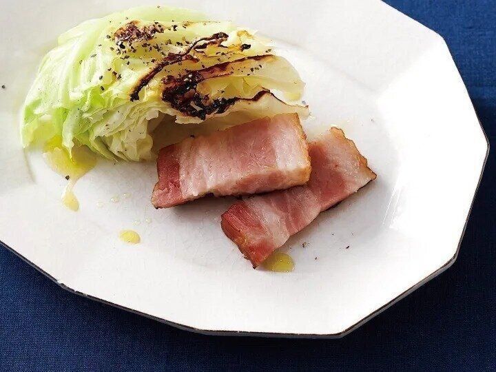 春キャベツとベーコンの蒸し焼き