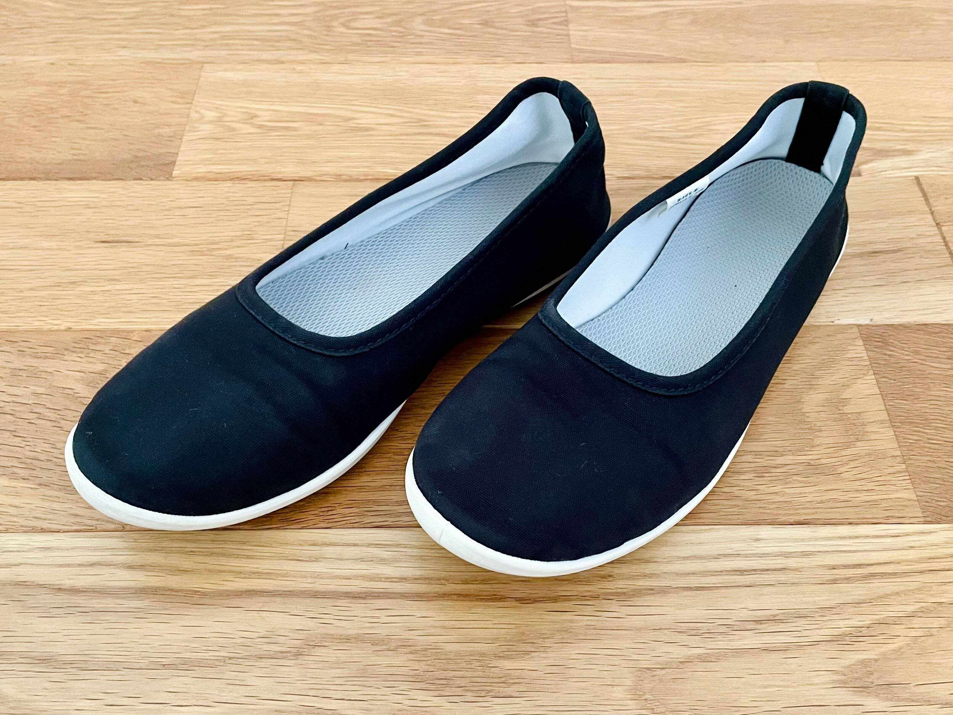 無印良品「かかとが踏めるスニーカー」