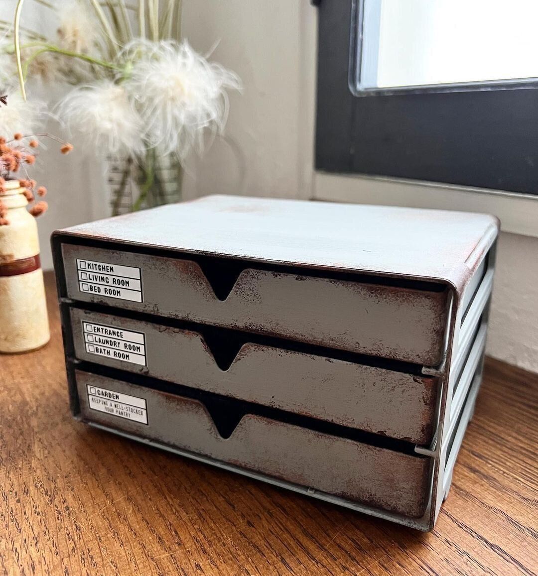 【ダイソー】3段引き出しケースをペイントでよりおしゃれに