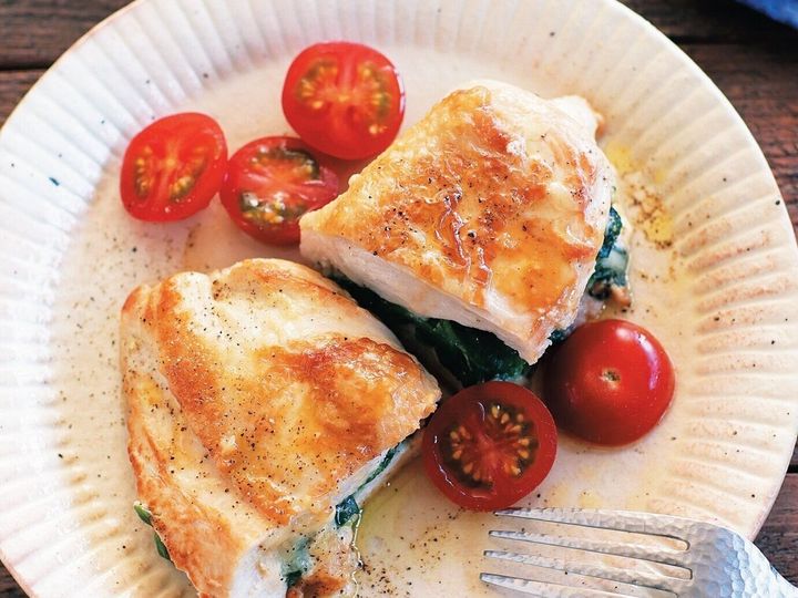 極上の柔らかさで本格イタリアンに チキンのほうれん草チーズ焼き サンキュ 極上の柔らかさで本格イタリアンに チキンのほうれん草チーズ焼き サンキュ