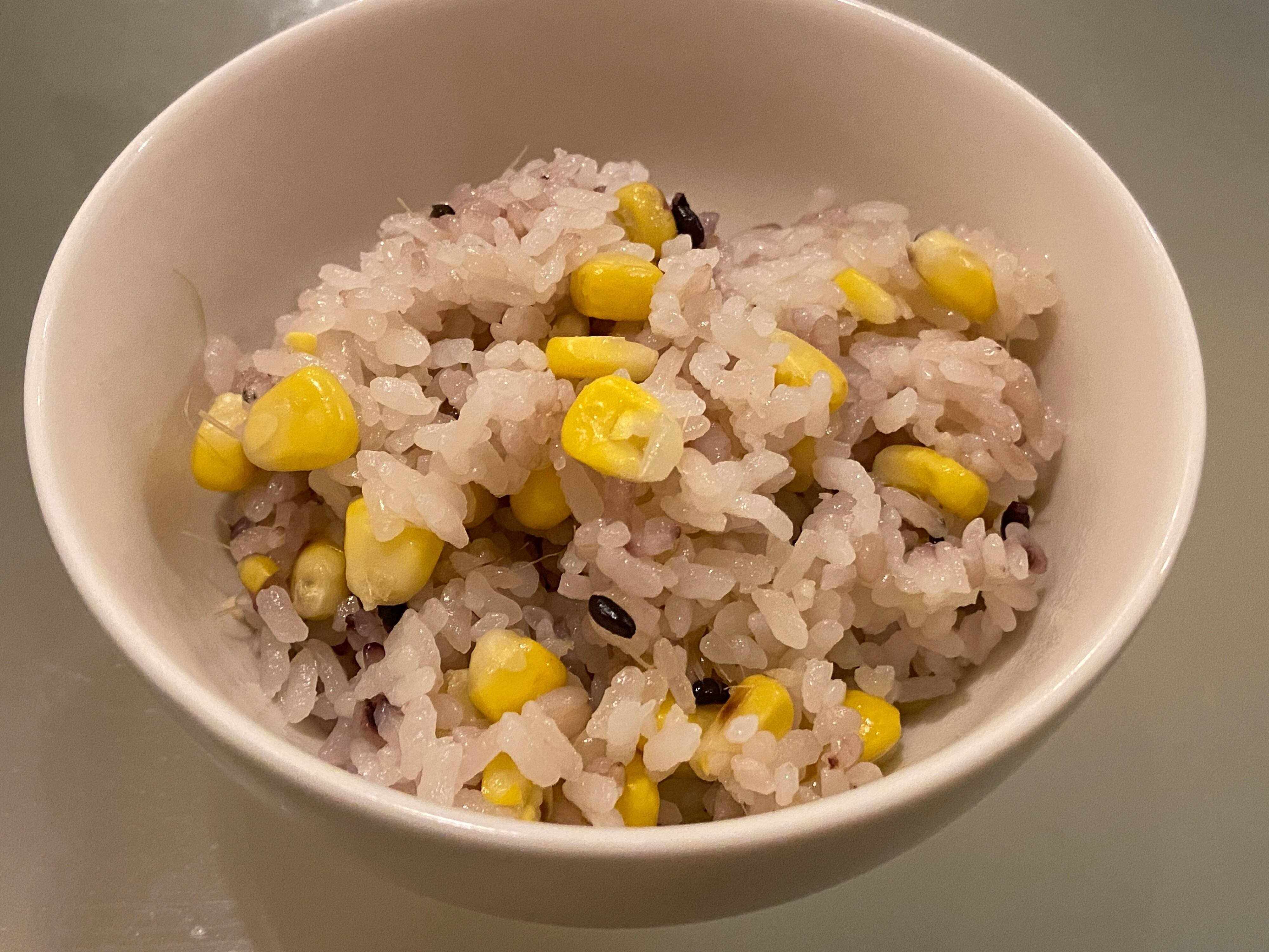 とうもろこしは 実 だけじゃなく 皮 ひげ 芯 も使える 丸ごとおいしさを楽しむ活用術 サンキュ