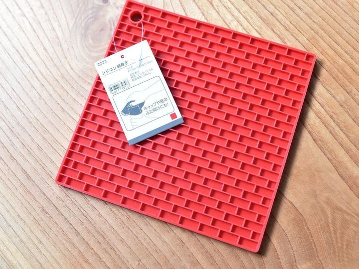 ただの鍋敷きじゃありません ニトリのシリコン鍋敷きは3wayで使えるスグレモノ サンキュ ただの鍋敷きじゃありません ニトリのシリコン鍋敷きは3wayで使えるスグレモノ サンキュ