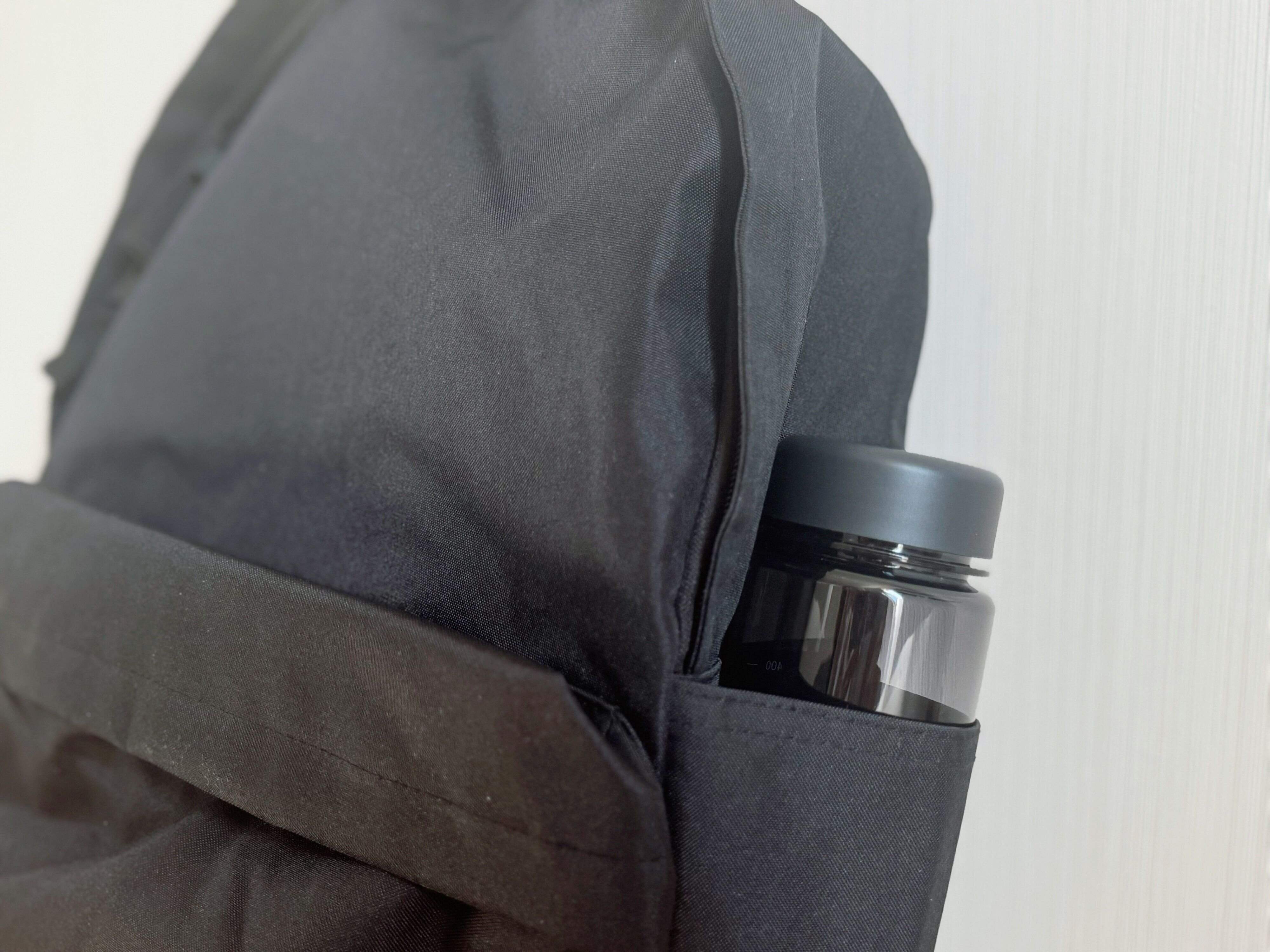 ポケット付きで機能的