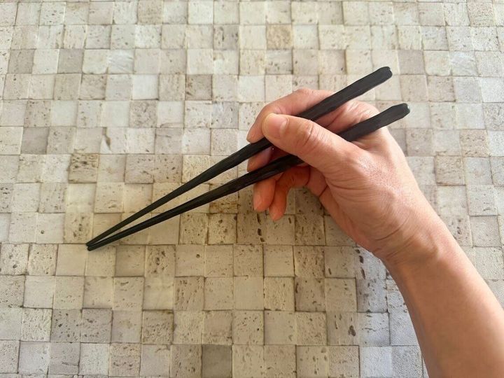 食べ方が汚いと思われる箸の使い方