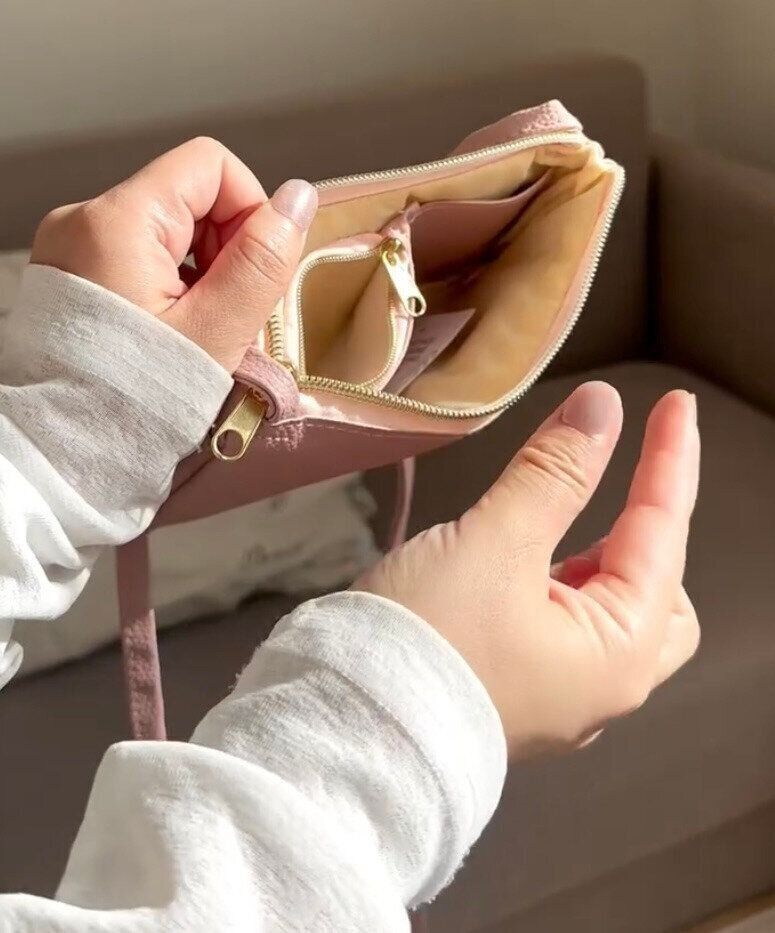 これひとつあればOK！「フェイクレザーお財布ミニショルダー」