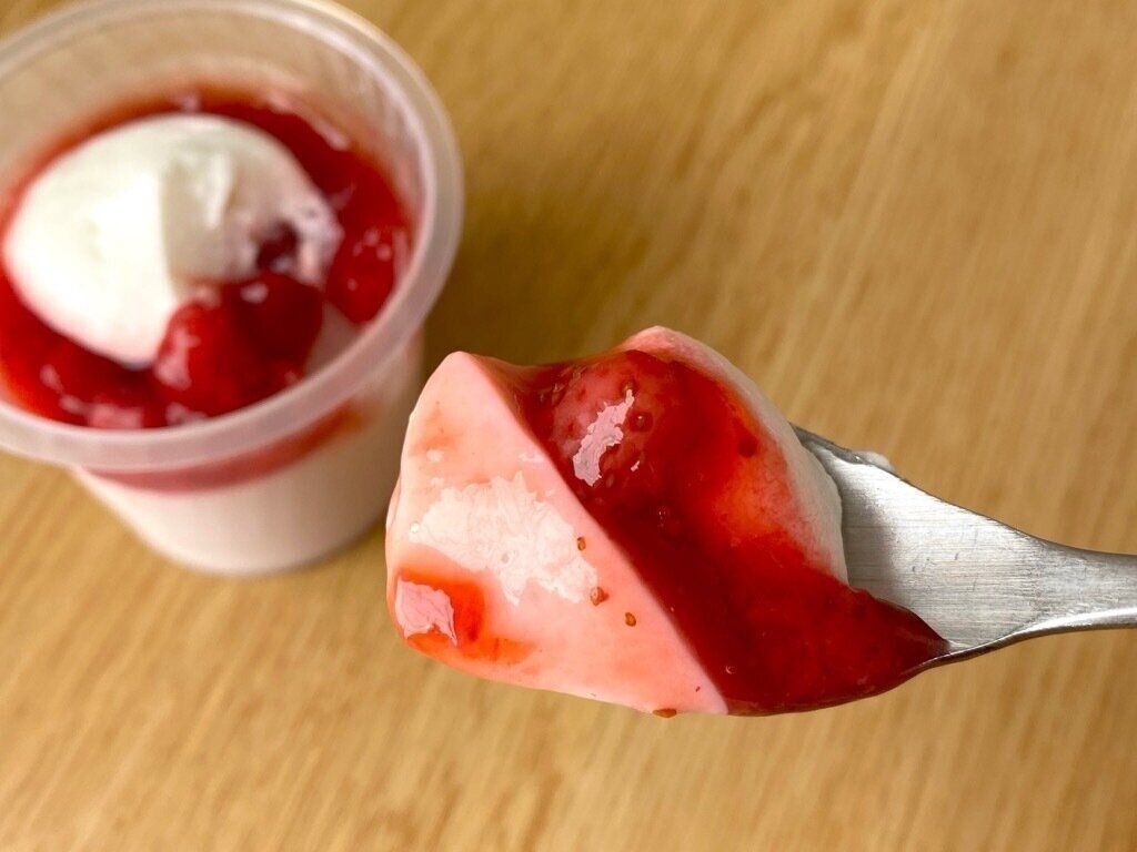 ホイップクリーム苺プリン