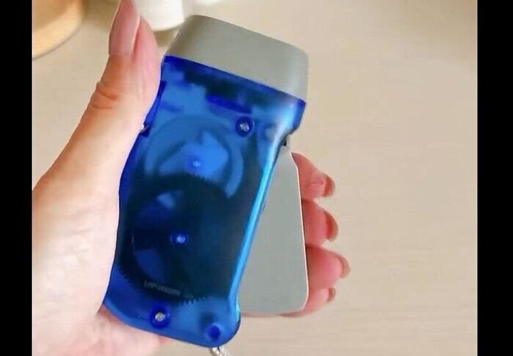 【ダイソー】電池不要!3LEDライト手動発電