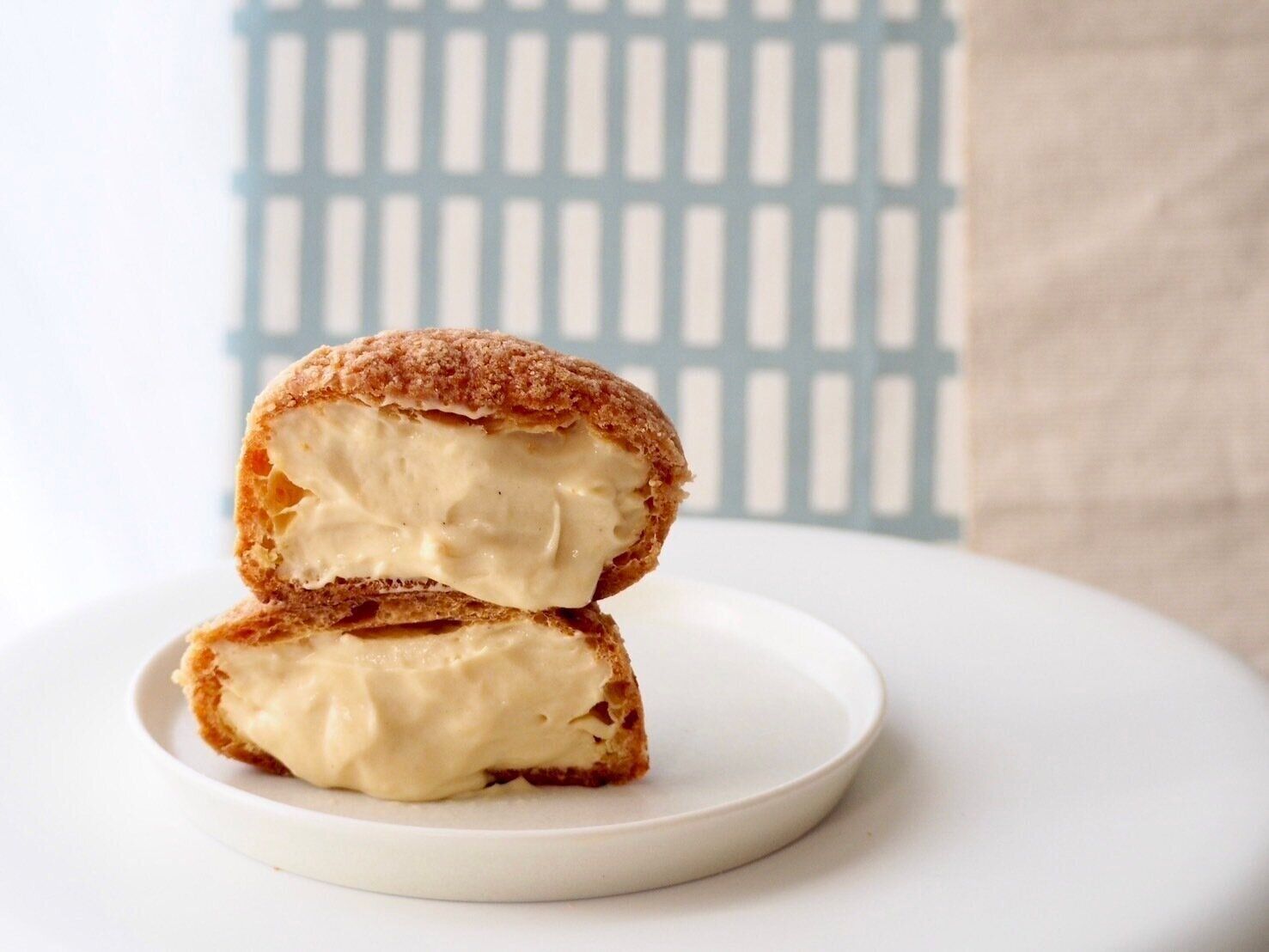 シャトレ－ゼ「プレミアムカスタードシュー」断面写真