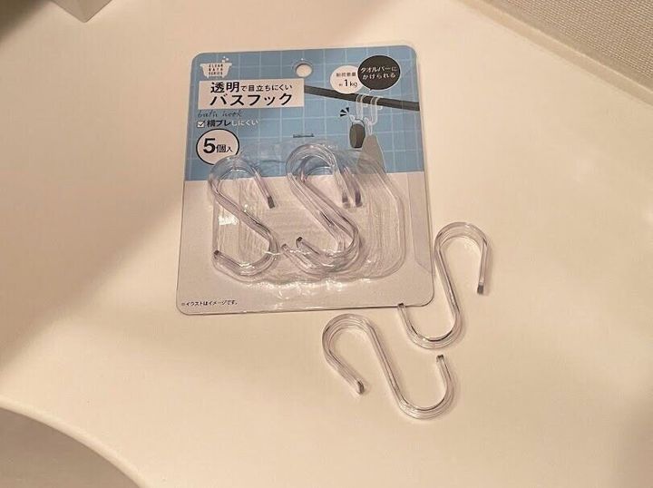 セリア ひっかけ収納のプチストレス解消 透明で目立ちにくいバスフック サンキュ セリア ひっかけ収納のプチストレス解消 透明で目立ちにくいバスフック サンキュ