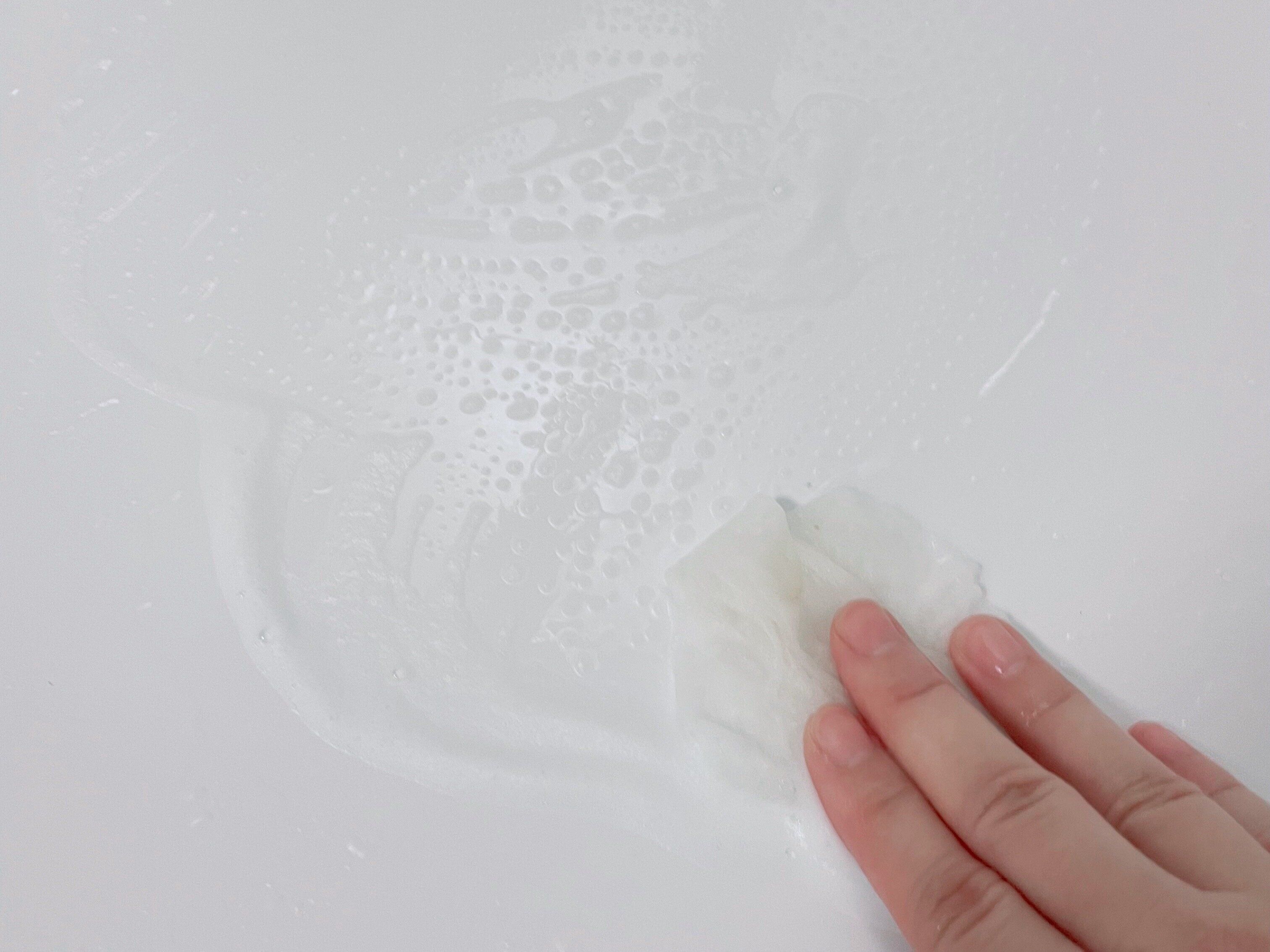 使い終わった後のフェイスパックでついで掃除をする