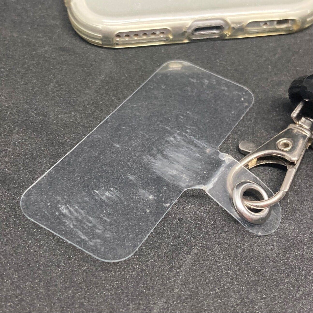 【ダイソー】アニメファンも注目？スマホストラップホルダーのホルダー部分だけ買えるのがうれしい