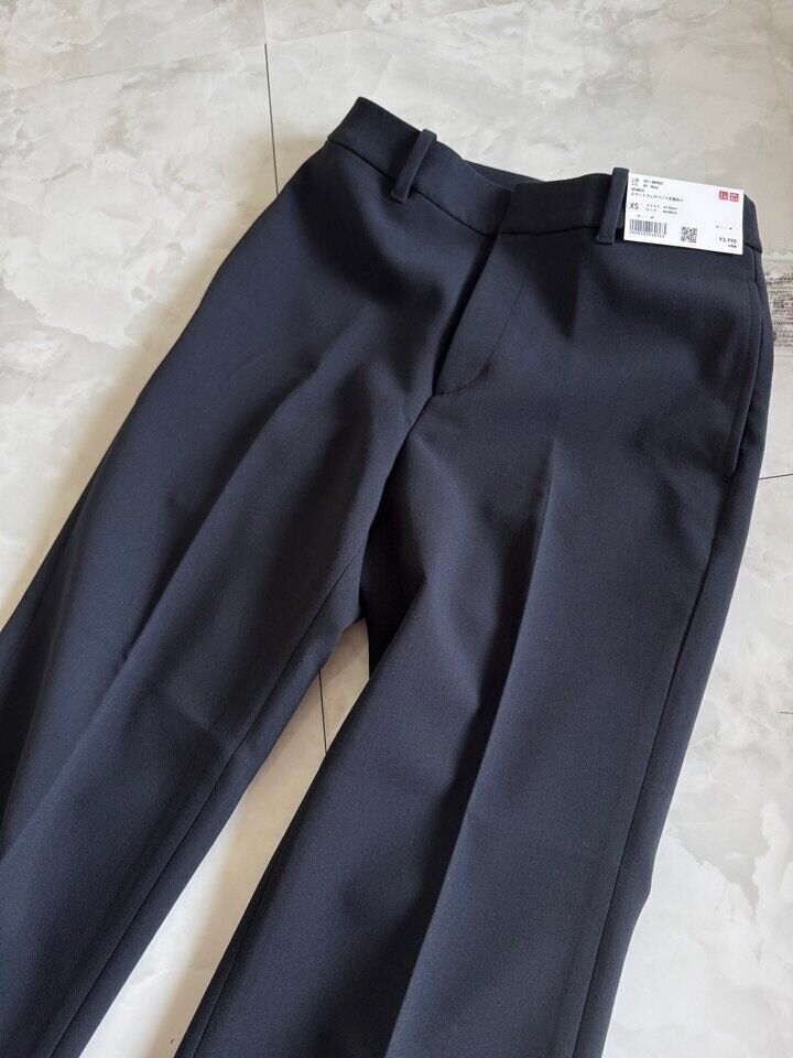 ユニクロ「スマートフレアパンツ」