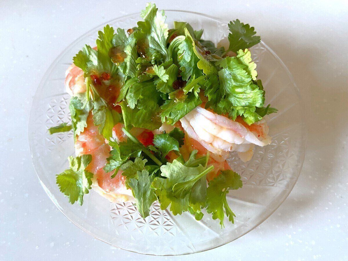 パクチーと海老とスイートチリソース