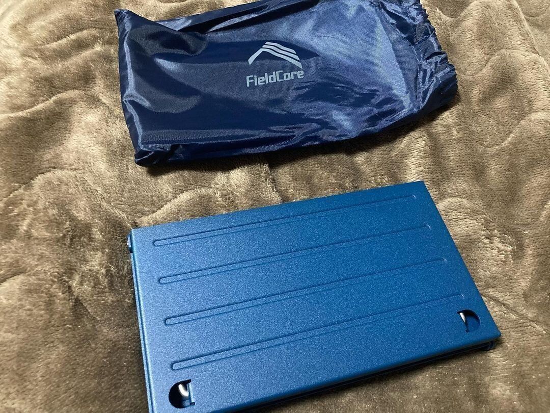 【ワークマン】ちょい置きに！折りたためる「耐熱アルミテーブル」