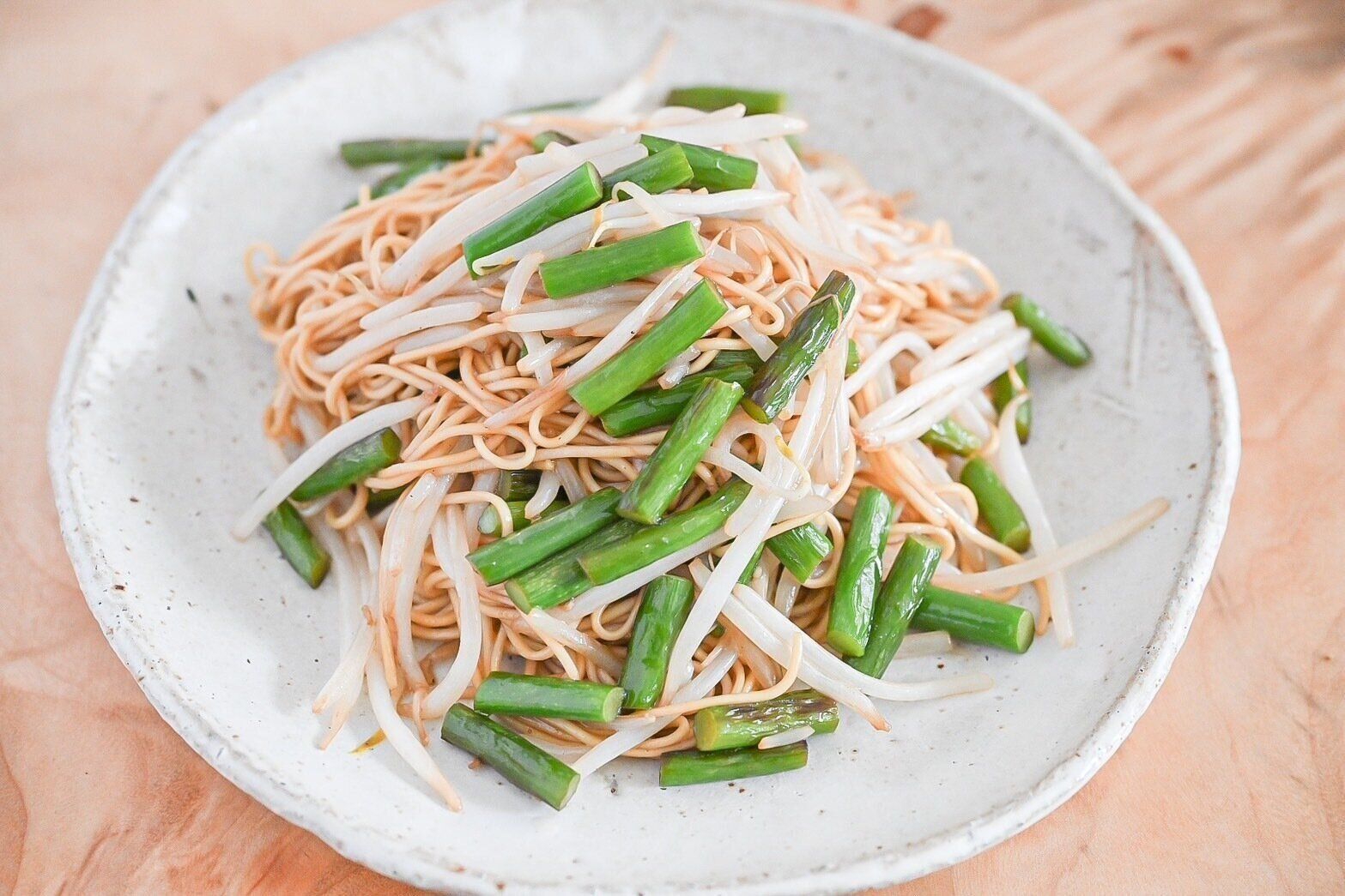 皿にのった香港式焼きそば