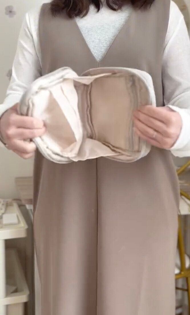 キャンドゥからインスタで人気の縦型がポーチが出たよー！