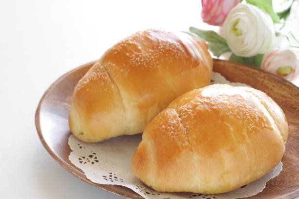 自家製バターロールパン