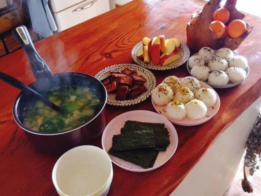 休日のごはんはセルフで