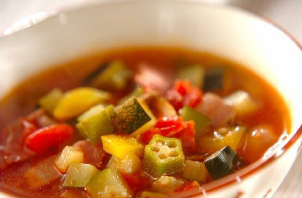  野菜たっぷりトマトスープ