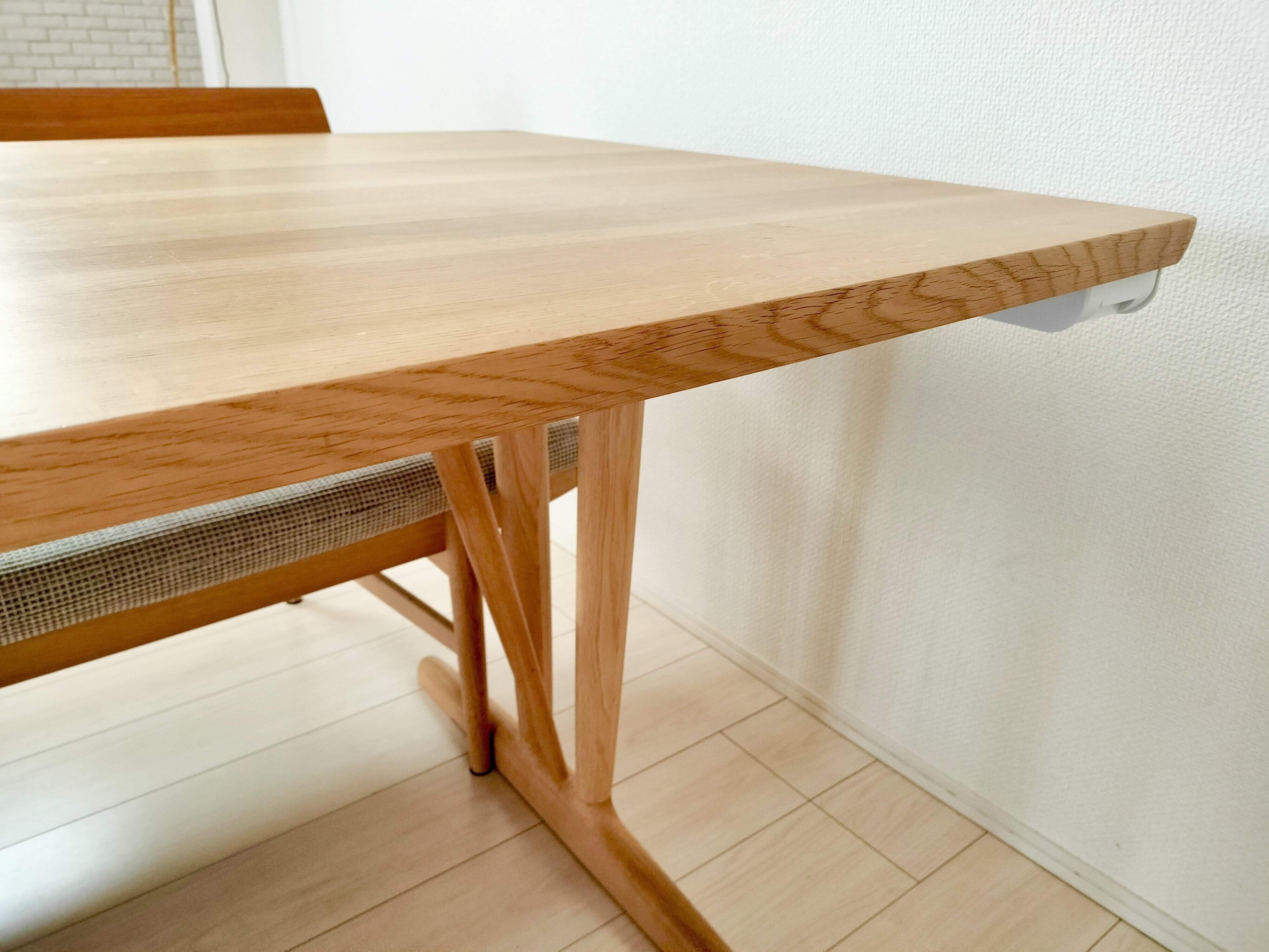 通常の取り付け式引き出しと取り付け式引き出しケースの見え方を比較する画像