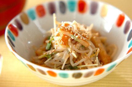 モヤシとちくわのゴマ酢和え