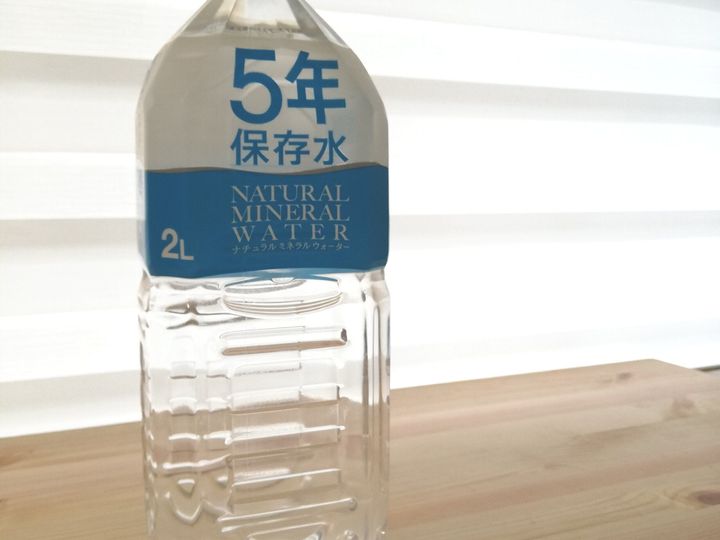 防災備蓄 収納場所がなくても大丈夫 家族4人 1週間分の非常水の収納方法 サンキュ 防災備蓄 収納場所がなくても大丈夫 家族4人 1週間分の非常水の収納方法 サンキュ