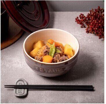 [ストウブ公式]無水調理で味が染みこむ肉じゃが