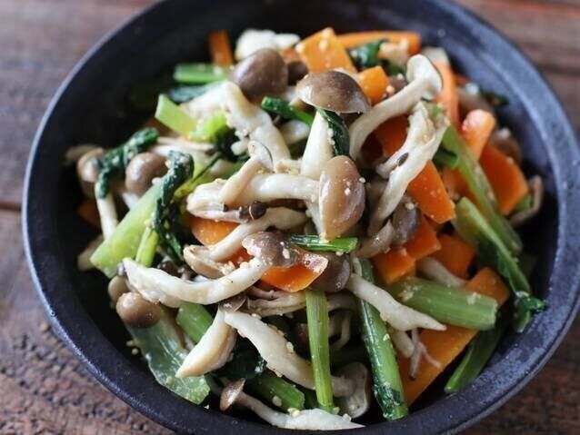 電子レンジで簡単！たっぷりしめじの3色ナムル