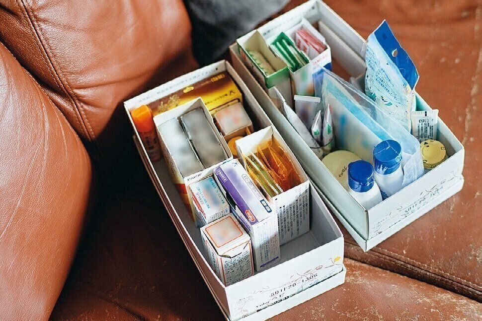 薬箱は靴の空き箱で代用！