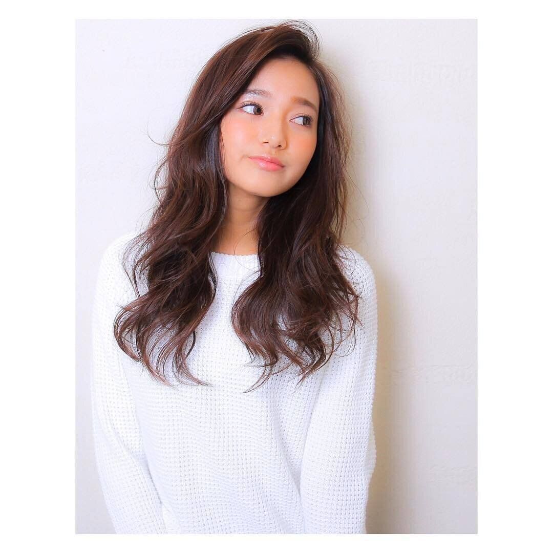 40代女性にもおすすめ！小顔効果もバッチリ！前髪なしで縦長ラインを強調すると小顔効果に！