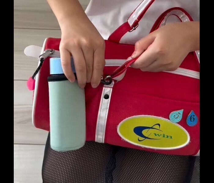 【セリア】ミニ水筒の収納に！カラビナ付きボトルカバー