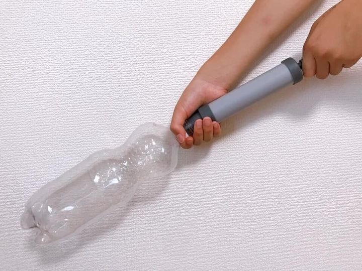 ペットボトルのゴミが3分の1に ダイソー ペチャンコポンプ のペチャンコ力が想像以上だった サンキュ ペットボトルのゴミが3分の1に ダイソー ペチャンコポンプ のペチャンコ力が想像以上だった サンキュ