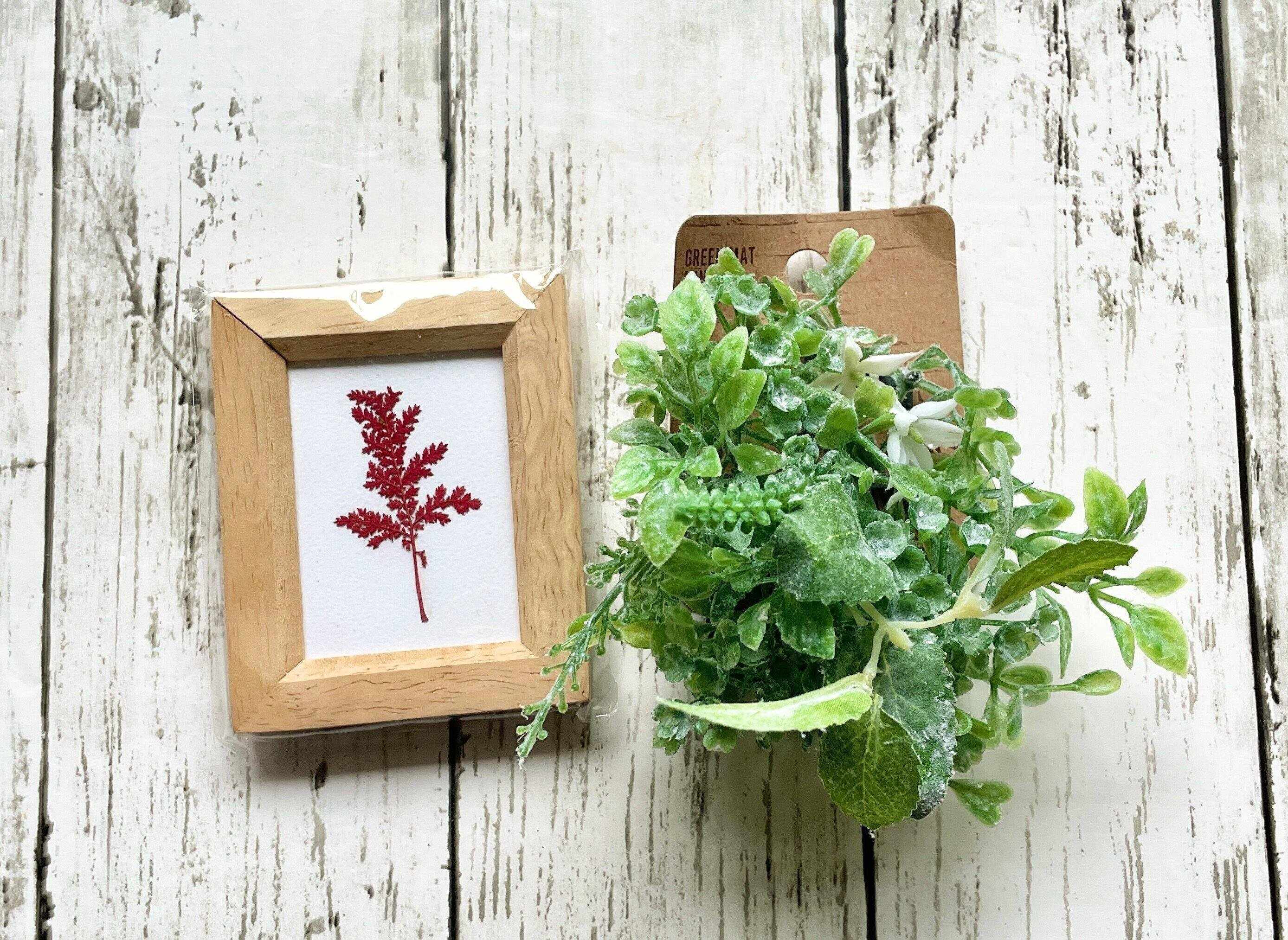 セリアのウッドフレームとグリーンマット